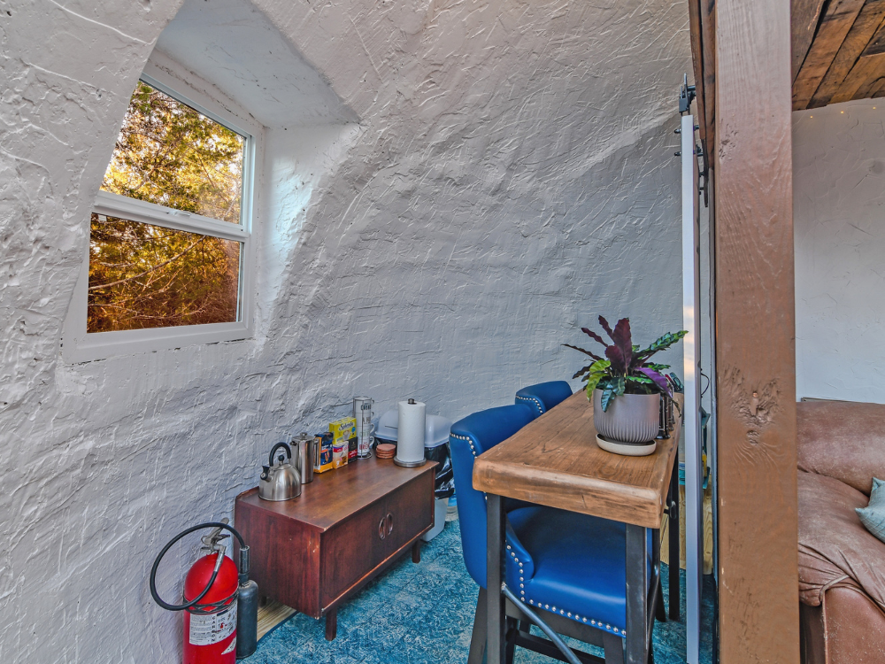 Breakfast nook at the dome Breakfast nook